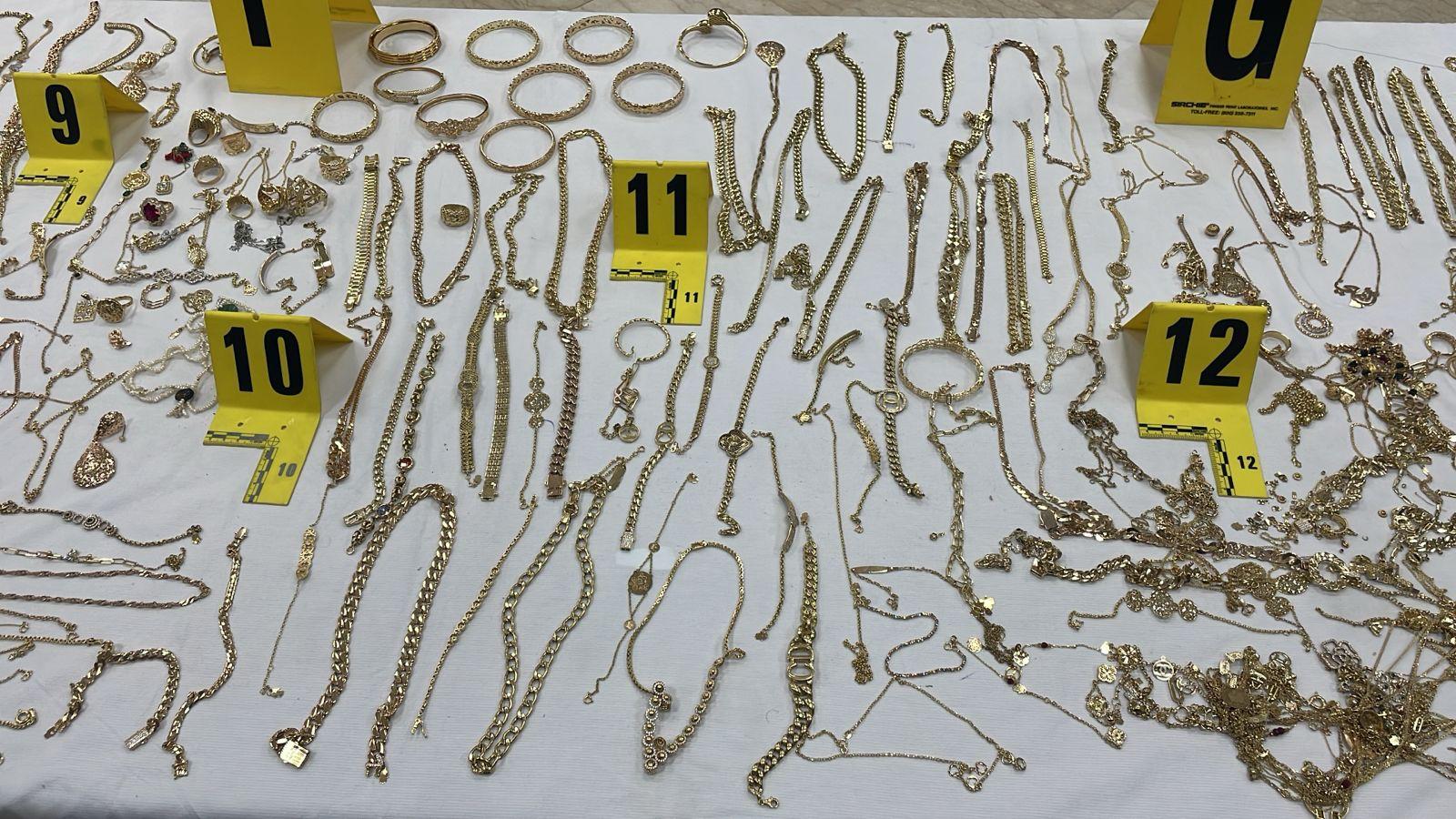 طنجة.. توقيف 3 أشخاص من أجل السرقة من داخل محل لبيع الحلي